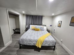 Spacious & Modern Guest Apartment with Private Entrance