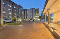 The Park Lodge Hotel - Bãi đậu xe