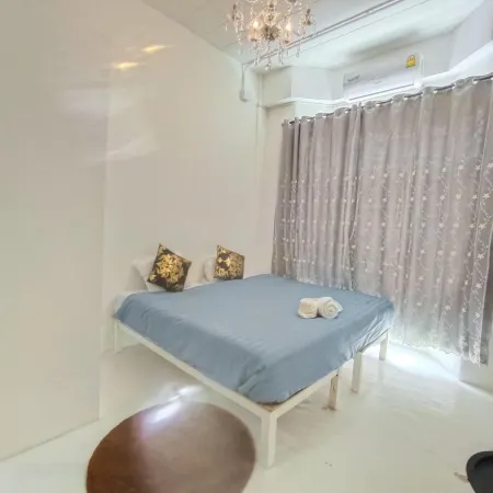 MaHaNa Hostel & Beach Bar Pattaya