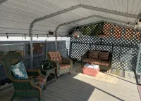 Enchanted Mermaid Cottage~Fire pit~Great backyard - 4-Star