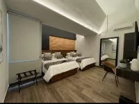 Esplendor by Wyndham San Luis Potosi Отели рядом с достопримечательностью «Арена «Эль-Домо»»