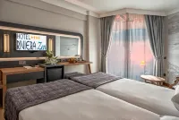 Riviera Zen Hotel Adult Only - parkir