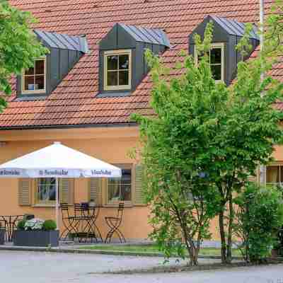 Sleepin Hotel Exterior