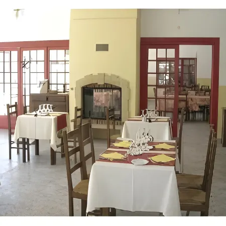 Artemia Aigues-Mortes - Hotel Avec Piscine