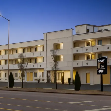 Hotel Bo, a Days Inn by Wyndham Chattanooga Downtown