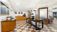 Hampton Inn & Suites Canton - 2-Star