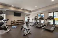 Microtel Inn & Suites by Wyndham Ladysmith Oyster Bay - Parkplatz