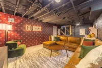 4 Mins to Notre Dame! Game Room, Grill, Fire Pit! Family-Sized Historic Home - 3 ดาว