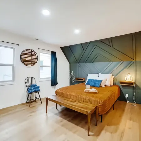 The luxurious Jackass Manor