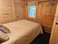 Spacious cabin on beautiful Long Lake w/waterfront view, private dock, fire pit. - Chalets