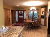 Within Walking Distance of Field of Dreams Movie Site/MLB STADIUM - 3-Star