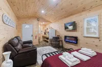Seneca Hideaway/Romantic Getaway Cabin/Hot Tub - 4-Star