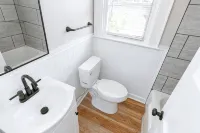 Cozy 1-bedroom apartment in lovely Mobile with WiFi, AC - Apartments