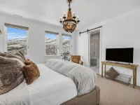 Mountain Lake Getaway - Chef's Kitchen - High End Hotels in Hideout