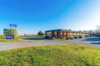 Castle Inn & Suites by OYO Chickasha