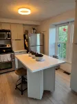 The Cozy Crab- Your Charming Haven in Lovely North Beach! - 3-Star