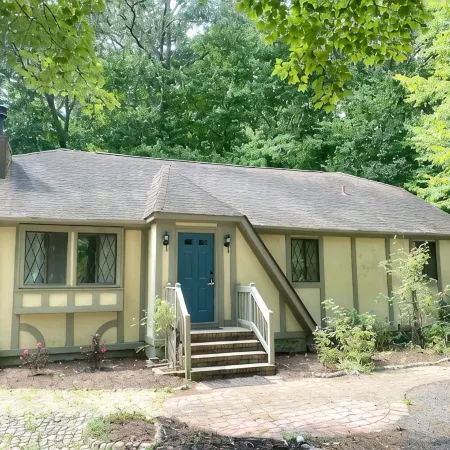 4-bedroom chalet in lovely Ocean Pines with WiFi, AC