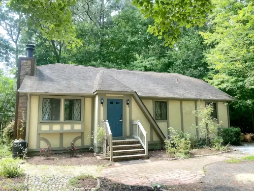 4-bedroom chalet in lovely Ocean Pines with WiFi, AC