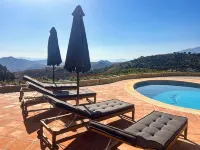 Andalusian detached villa with pool, sea & mountain views, and stunning sunsets Hotels in Competa