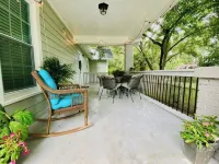 Greer Twin Cottage B - Walk to City Park and Downtown Greer - Country Houses