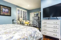 Charming 3-bedroom cottage in Oakleigh Historical District in downtown Mobile