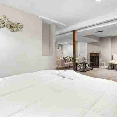 Newly Active Beautiful 5-Bedroom House in a Prime Location Near DC Rooms