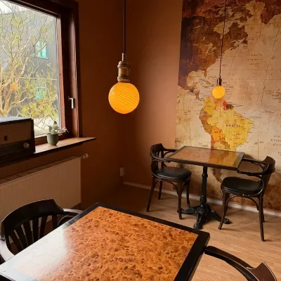 Guesthouse Leon Hotels in de buurt van The Nordic House