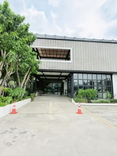 รูปภาพของเดอะ โกลด์ ลิฟวิง ไลฟ์