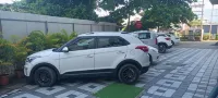 Mayo Suites - Parkplatz