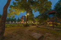 Summit Green Lake Tea Resort & Spa