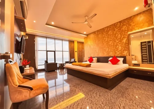 Sukhsagar Beach Resort on Beach !! Near Kunkeshwar Temple !! - parking