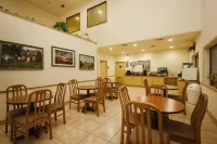 Scottish Inn & Suites - Lemmikkieläimet sallittu