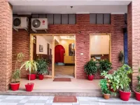 Rebirth Hotel - 2-نجوم