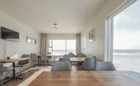 Farmhouse Lodge - parking