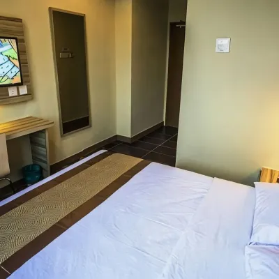 Victory City Hotel Crystal Bay Hotels near Surau Setia Eco Gardens