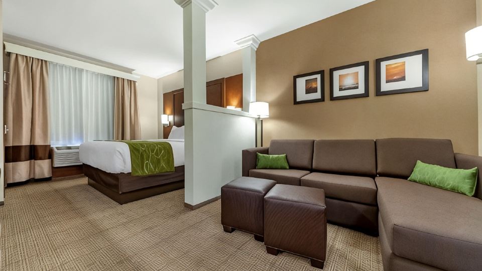 Comfort Suites