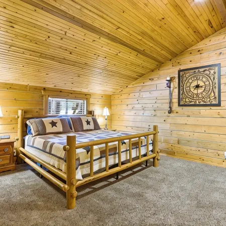 A Real Log Cabin in the Pines with a Huge Game Room and a Jacuzzi Tub! Отели в г. Пайн