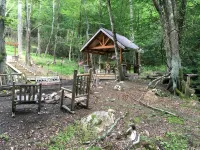Creekside Cabin, Willis, VA - 3 tähden