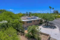 Peaceful Mid-Century Retreat with Pool and Hot Tub - Private Pools