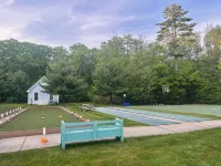 Summer Village Resort - 1 Mi to Moody Beach - WiFi, Gym, AC, Pools, Playgrounds - Gym