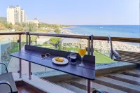 Beachfront Apartments by Marty's - Scenic
