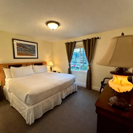 Bayshore Waterfront Inn