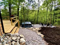 Cedar Hill Cabin 2 Bed 2 Bath Cabin in the Ozarks • Hot Tub •