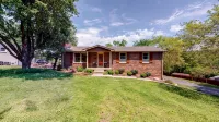 Old Hickory Lakefront home-lots of space for all-Nashville & Airport close - 4 stjerner