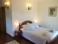 Renovated farmhouse in idyllic rural setting with pool and magnificent views - ที่มีฟิตเนส
