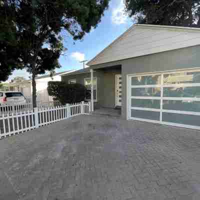 Stylish 2 Bedroom Home in Santa Monica Others