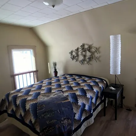 Charming House with Amazing Views! Next to Marina and Tiki Bar