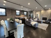 Premier penthouse  w Private Rooftop near Memorial Stadium & Pinnacle Arena! - 4-Sterne