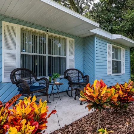 Snowbird Special-Large Comfy Stay Pets Welcome w/Parking Trailers/Bikes/Boats
