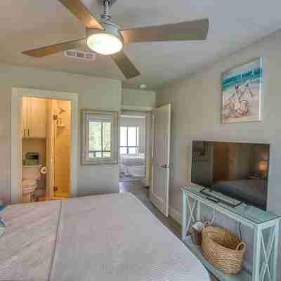 Remodeled Family Waterfront Townhome in the Heart of Horseshoe Bay Rooms